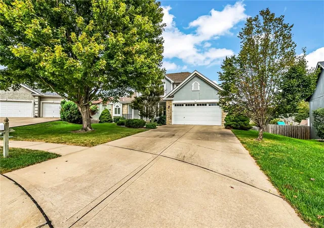 Photo 2 of Sale Pending at 504 Ne 94th Court, Kansas City, MO 64155 | MLS# 2643286 | Listing updated on 2026-09-28