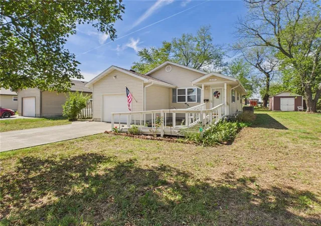 Photo 2 of Sale Pending at 2104 S Holbrook St, Fort Scott, KS 66701 | MLS# 2643288 | Listing updated on 2026-10-01