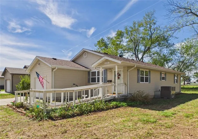 Photo 3 of Sale Pending at 2104 S Holbrook St, Fort Scott, KS 66701 | MLS# 2643288 | Listing updated on 2026-10-01