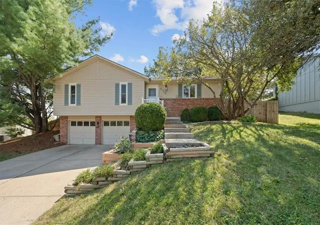 Single family home for sale at 3713 E 114th Terrace, Kansas City, MO 64137 | MLS# 2643290