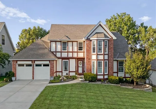 Single family home for sale at 11600 W 109th Street, Overland Park, KS 66210 | MLS# 2643292