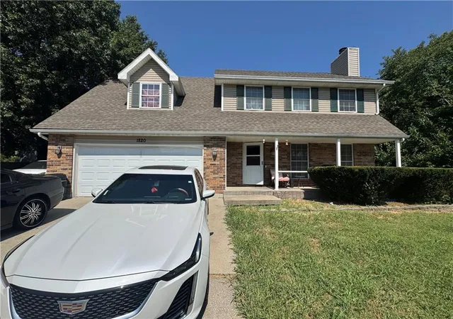 Single family home for sale at 1820 Evergreen St, Leavenworth, KS 66048 | MLS# 2643293