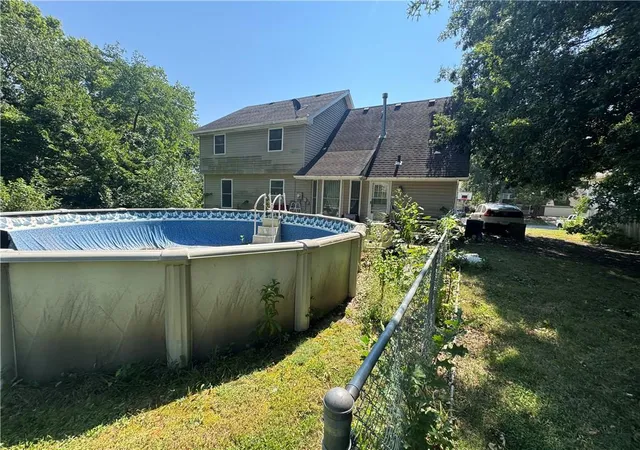 Photo 4 of Single family home for sale at 1820 Evergreen St, Leavenworth, KS 66048 | MLS# 2643293 | Listing updated on 2026-09-22