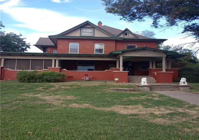 Photo 1 of Single family home for sale at 614 Elm St, Coffeyville, KS 67337 | MLS# 2643295 | Listing updated on 2026-09-25