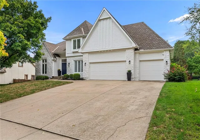 Photo 1 of Single family home for sale at 12509 King St, Overland Park, KS 66213 | MLS# 2643298 | Listing updated on 2026-10-05