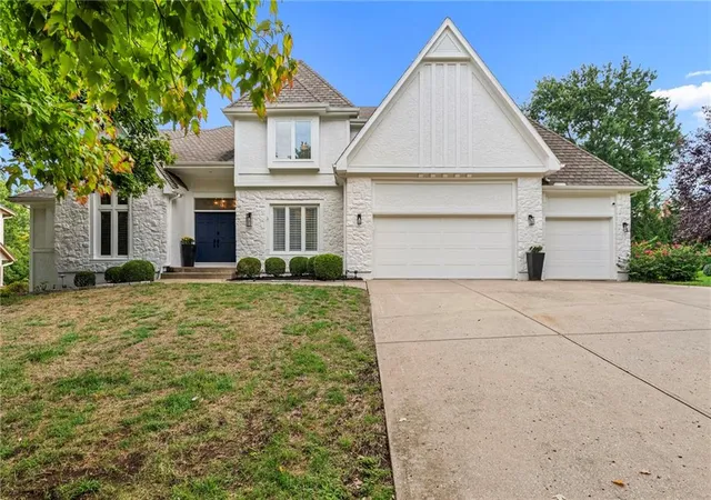 Single family home for sale at 12509 King St, Overland Park, KS 66213 | MLS# 2643298