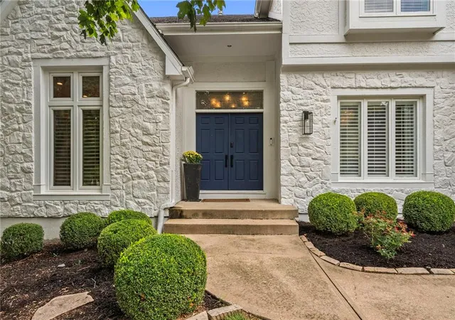 Photo 3 of Single family home for sale at 12509 King St, Overland Park, KS 66213 | MLS# 2643298 | Listing updated on 2026-10-05
