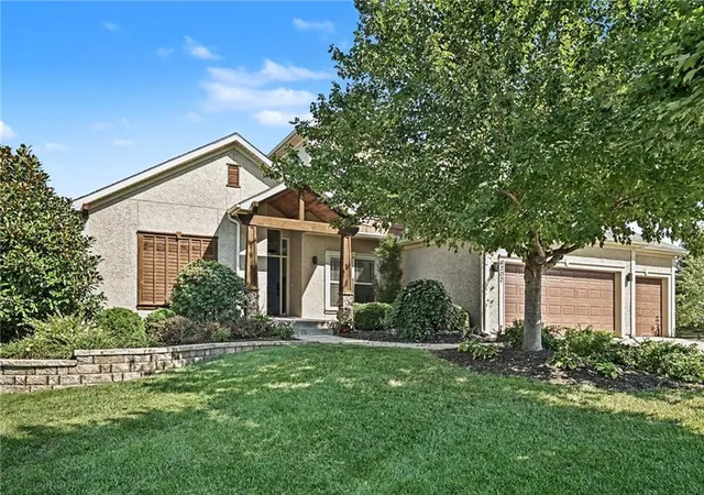 Photo 2 of Sale Pending at 4302 Ne 95th Court, Kansas City, MO 64156 | MLS# 2643309 | Listing updated on 2026-10-08