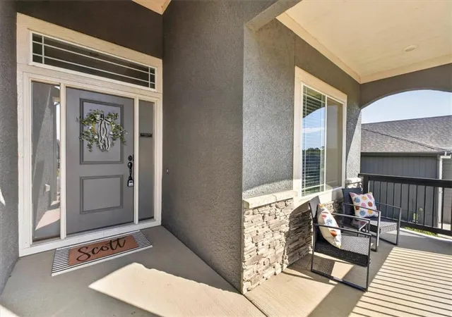 Photo 3 of Sale Pending at 504 Bentwater Dr, Raymore, MO 64083 | MLS# 2643310 | Listing updated on 2026-10-05