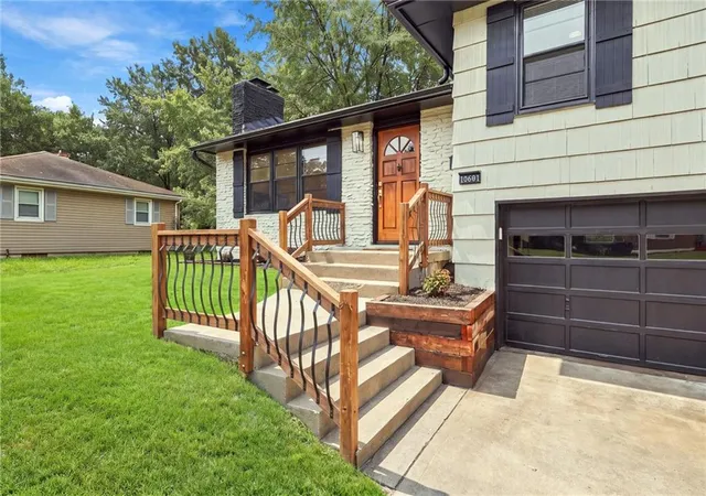 Photo 4 of Sale Pending at 10601 E 33rd Terrace S, Independence, MO 64052 | MLS# 2643312 | Listing updated on 2026-10-06