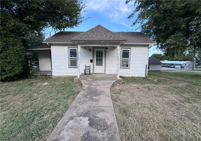 Photo 1 of Single family home for sale at 202 N Osage St, Nortonville, KS 66060 | MLS# 2643318 | Listing updated on 2026-09-22