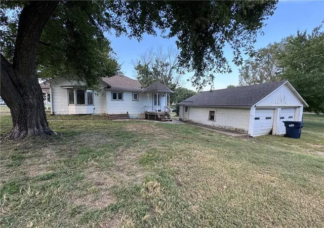 Photo 3 of Single family home for sale at 202 N Osage St, Nortonville, KS 66060 | MLS# 2643318 | Listing updated on 2026-09-22