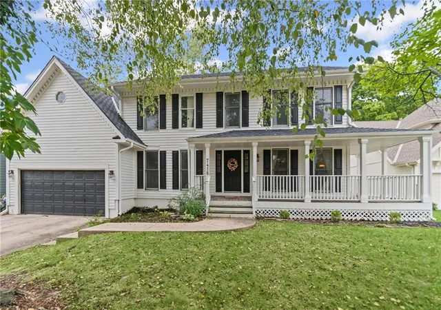 Single family home for sale at 7416 N Wabash Ave, Kansas City, MO 64118 | MLS# 2643320
