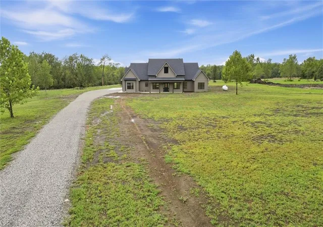 Photo 4 of Single family home for sale at 5755 Wanamaker Rd, Topeka, KS 66610 | MLS# 2643324 | Listing updated on 2026-10-04
