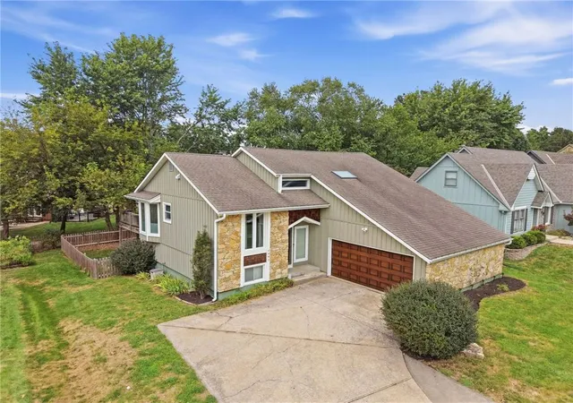 Photo 2 of Single family home for sale at 4082 Sw Marline Dr, Lees Summit, MO 64082 | MLS# 2643332 | Listing updated on 2026-10-07