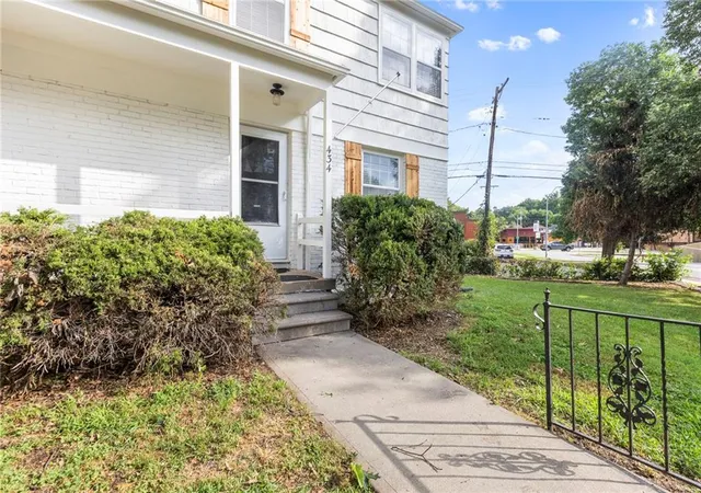 Photo 4 of House for sale at 432-434 E 63rd Terrace, Kansas City, MO 64110 | MLS# 2643337 | Listing updated on 2026-09-26