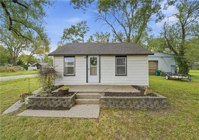 Photo 1 of Sale Pending at 208 S Ohio St, Archie, MO 64725 | MLS# 2643345 | Listing updated on 2026-09-28