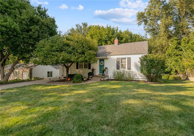 Photo 29 of Sale Pending at 2308 NE 52nd Terrace, Kansas City, MO 64118 | MLS# 2643347 | Listing updated on 2026-10-10