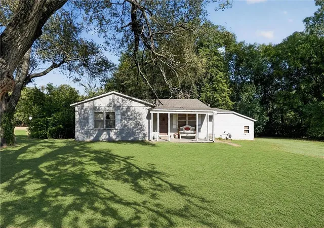 Photo 1 of Single family home for sale at 10th Street, Independence, KS 67301 | MLS# 2643350 | Listing updated on 2026-09-30
