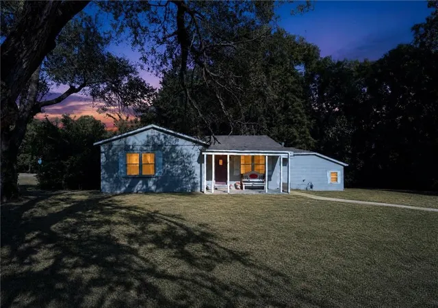 Photo 2 of Single family home for sale at 10th Street, Independence, KS 67301 | MLS# 2643350 | Listing updated on 2026-09-30