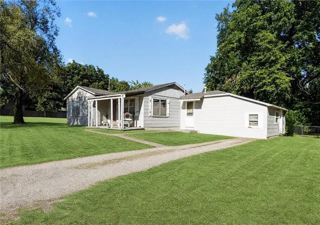 Photo 3 of Single family home for sale at 10th Street, Independence, KS 67301 | MLS# 2643350 | Listing updated on 2026-09-30
