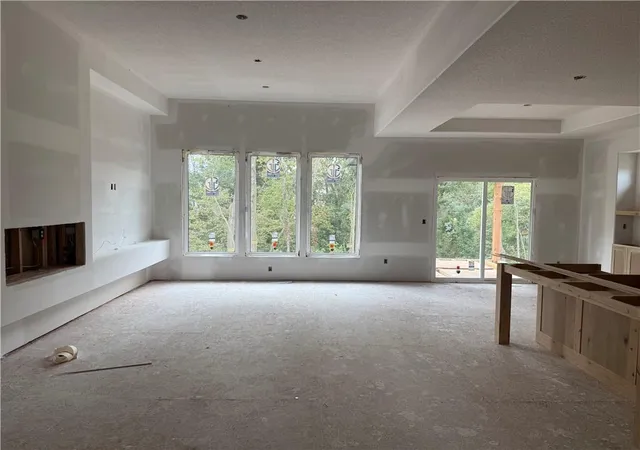Photo 2 of Single family home for sale at 521 Arbor Ln, Liberty, MO 64068 | MLS# 2643352 | Listing updated on 2026-10-19