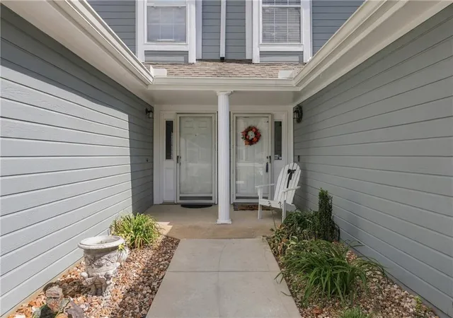 Photo 2 of Condo for sale at 6003 Ne Moonstone Dr, Lees Summit, MO 64064 | MLS# 2643354 | Listing updated on 2026-10-01