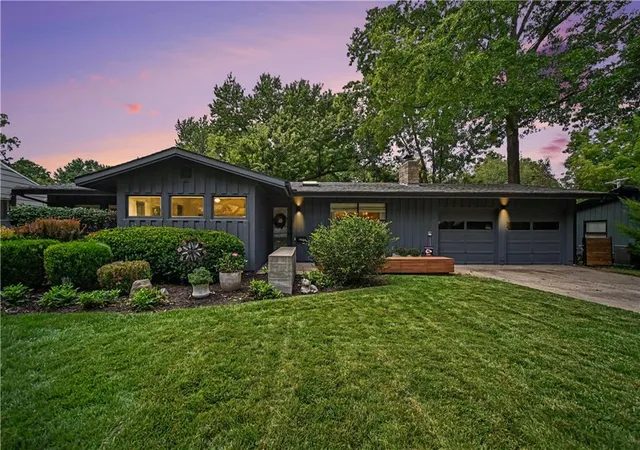 Photo 1 of Single family home for sale at 7704 Tomahawk Rd, Prairie Village, KS 66208 | MLS# 2643359 | Listing updated on 2026-10-23