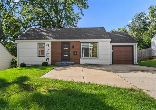 Single family home for sale at 4709 W 75th Street, Prairie Village, KS 66208 | MLS# 2643360