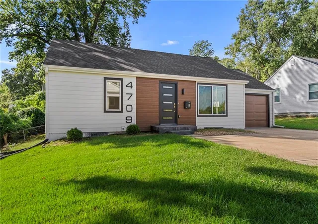 Photo 4 of Single family home for sale at 4709 W 75th Street, Prairie Village, KS 66208 | MLS# 2643360 | Listing updated on 2026-10-04