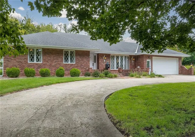 Photo 1 of Sale Pending at 700 N Alanthus Ave, Stanberry, MO 64489 | MLS# 2643361 | Listing updated on 2026-10-09