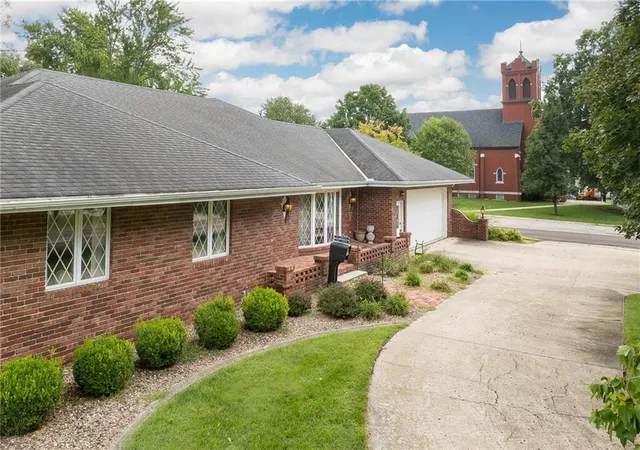 Photo 3 of Sale Pending at 700 N Alanthus Ave, Stanberry, MO 64489 | MLS# 2643361 | Listing updated on 2026-10-09