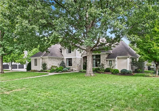 Photo 2 of Sale Pending at 5506 W 82nd Place, Prairie Village, KS 66208 | MLS# 2643362 | Listing updated on 2026-10-18