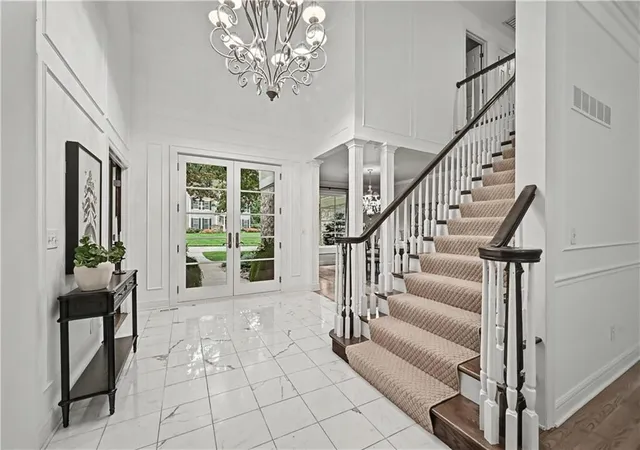 Photo 4 of Sale Pending at 5506 W 82nd Place, Prairie Village, KS 66208 | MLS# 2643362 | Listing updated on 2026-10-18
