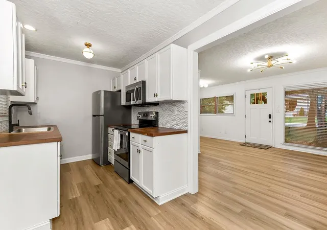 Photo 4 of Single family home for sale at 2721 S 53rd Street, Kansas City, KS 66106 | MLS# 2643363 | Listing updated on 2026-10-01