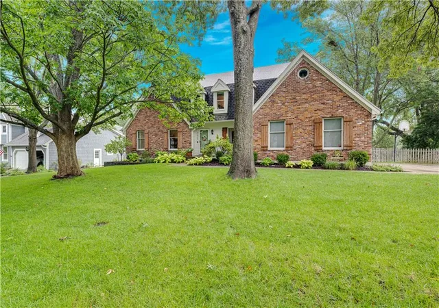 Single family home for sale at 11915 Cherokee Ln, Leawood, KS 66209 | MLS# 2643374
