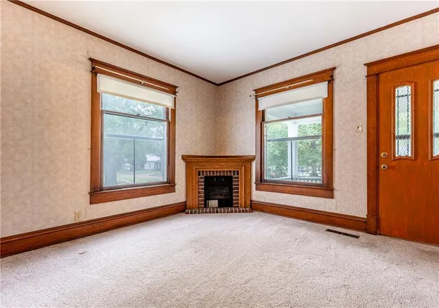 Photo 3 of Single family home for sale at 210 Shawnee St, Paola, KS 66071 | MLS# 2643375 | Listing updated on 2026-09-25