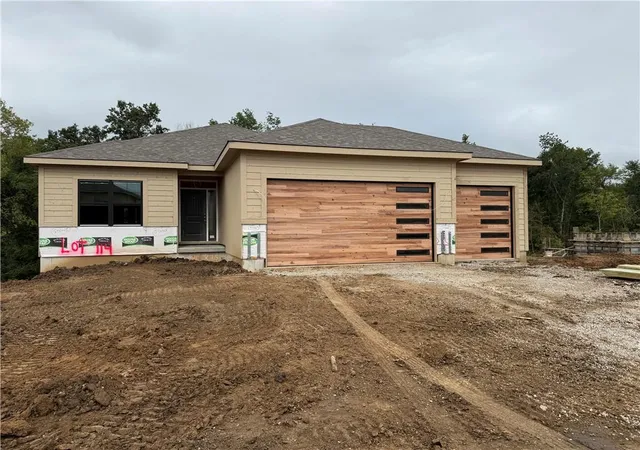 Photo 2 of Single family home for sale at 2116 Deerfield Ter, Liberty, MO 64068 | MLS# 2643380 | Listing updated on 2026-09-26