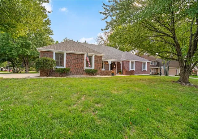 Photo 2 of Sale Pending at 14744 S Village Dr, Olathe, KS 66062 | MLS# 2643391 | Listing updated on 2026-09-28