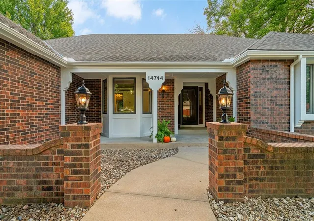 Photo 4 of Sale Pending at 14744 S Village Dr, Olathe, KS 66062 | MLS# 2643391 | Listing updated on 2026-09-28