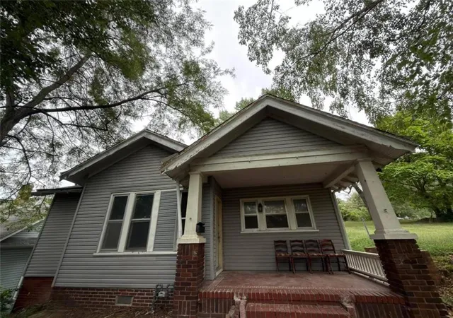 Photo 2 of Single family home for sale at 1321 S 17th Street, Saint Joseph, MO 64507 | MLS# 2643394 | Listing updated on 2026-09-22