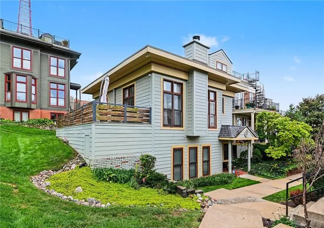 Photo 2 of Single family home for sale at 2941 Grand Ave, Kansas City, MO 64108 | MLS# 2643404 | Listing updated on 2026-10-07