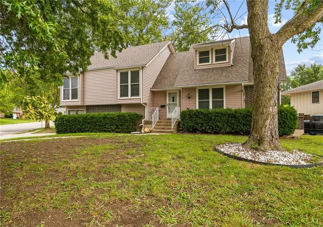 Photo 1 of Single family home for sale at 3712 Christiansen Dr, Blue Springs, MO 64014 | MLS# 2643406 | Listing updated on 2026-10-08
