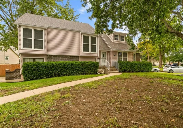 Photo 2 of Single family home for sale at 3712 Christiansen Dr, Blue Springs, MO 64014 | MLS# 2643406 | Listing updated on 2026-10-08