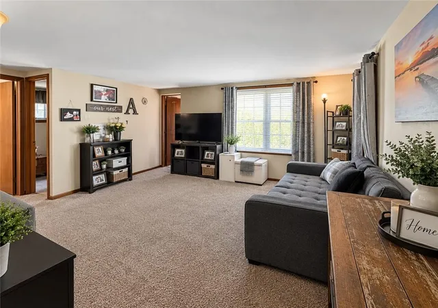 Photo 4 of Single family home for sale at 406 Devon St, Independence, MO 64055 | MLS# 2643410 | Listing updated on 2026-09-23