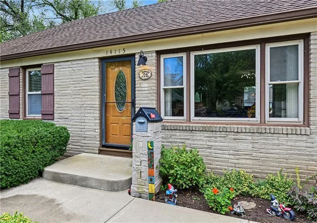Photo 3 of Sale Pending at 14115 W 93rd Street, Lenexa, KS 66215 | MLS# 2643413 | Listing updated on 2026-09-29