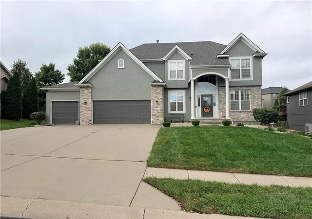 Photo 1 of Single family home for sale at 10122 N Lane Dr, Kansas City, MO 64157 | MLS# 2643416 | Listing updated on 2026-10-05