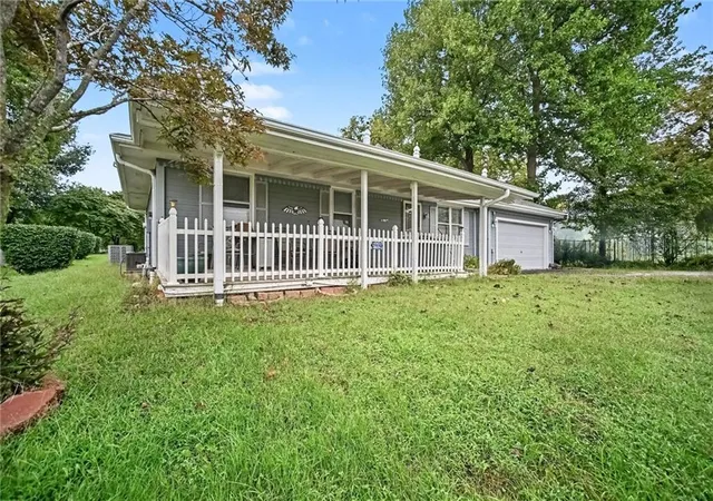Photo 3 of Sale Pending at 1006 Town And Country Rd, Plattsburg, MO 64477 | MLS# 2643420 | Listing updated on 2026-09-29