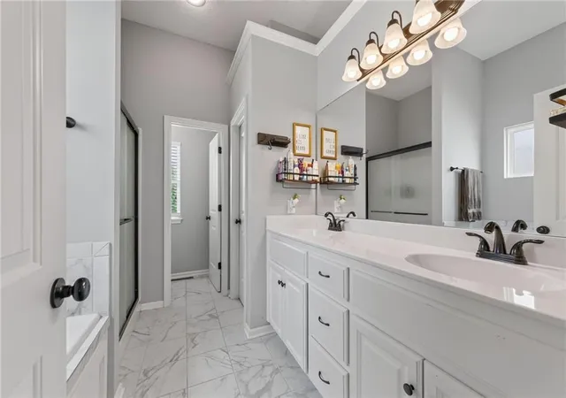 Photo 4 of Single family home for sale at 902 N Cottonwood St, Kearney, MO 64060 | MLS# 2643426 | Listing updated on 2026-10-08
