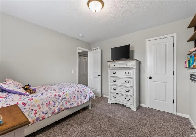 Photo 33 of Single family home for sale at 902 N Cottonwood St, Kearney, MO 64060 | MLS# 2643426 | Listing updated on 2026-10-19